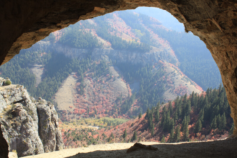 Discover The Ancient Caves Near Bear Lake: An Unforgettable Adventure In The United States